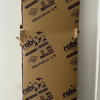 Kırık Dolap Parçası Ve Yetersiz Teslimat Hizmeti