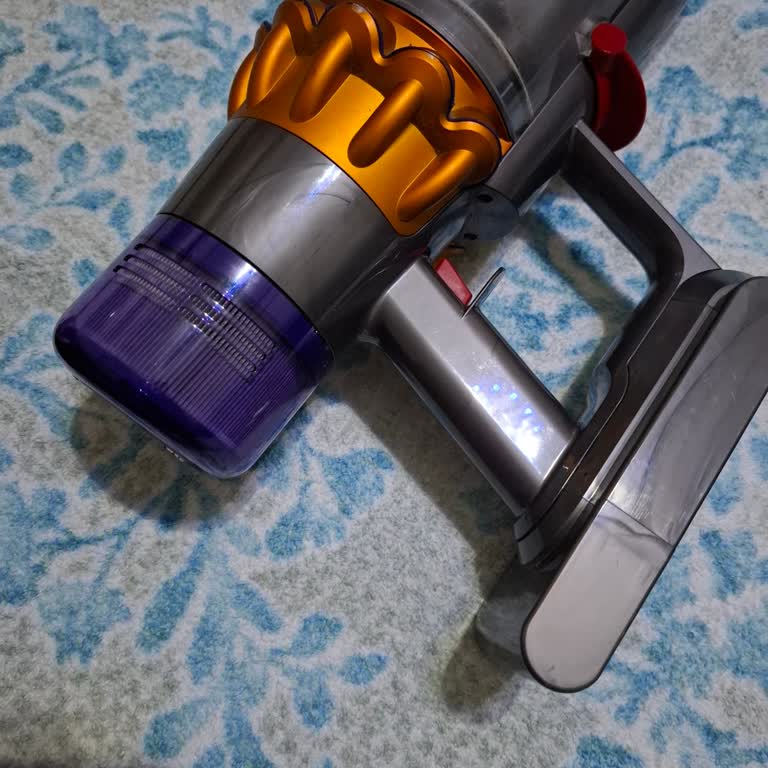 Dyson V15'in Sürekli Kapanma Sorunu
