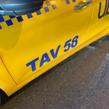 İstanbul'da Yaya Güvenliği Tehlikede: Taksici Sorunu