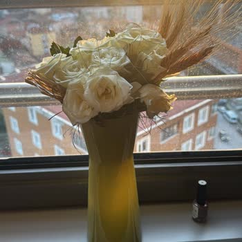 Çiçeksepeti'nde Hayal Kırıklığı: Sipariş Edilen Güller Solmuş Ve Farklı Geldi