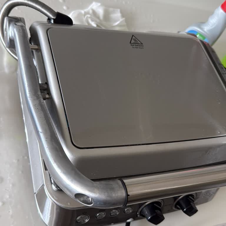 Eleman Yönlendir Tost Makinesi Temizlik Hatası Ve İlgisizlik