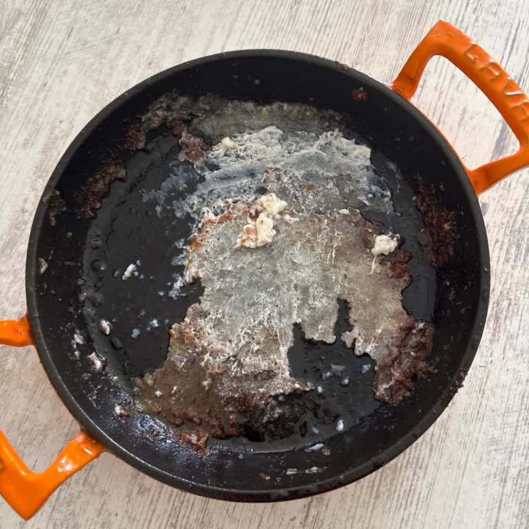 Lava Döküm Tavalarda Yapışma Sorunu Ve İade Talebi