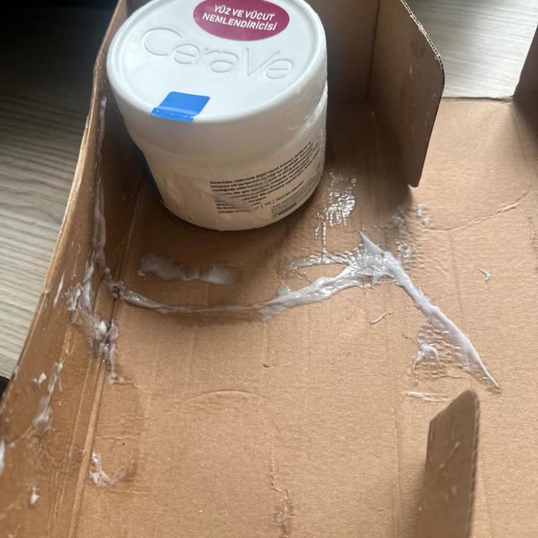 Derma Kozmo Hasarlı Ürün İadesi 2 Haftadır Yapılmıyor, Cevap Yok!