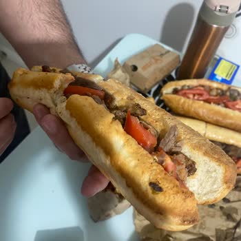 Köfteci Yusuf'tan Gelen Hayal Kırıklığı: Bayat Ekmek Ve Yanlış Sipariş