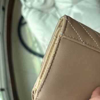 Guess Cüzdanımın Kenarları Soyuldu Ve İnceleme Olumsuz Sonuçlandı