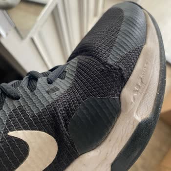 FLO'dan Aldığım Nike Ayakkabının Kalitesizliği