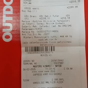Kaygan Botlar Ve İlgisiz Müşteri Hizmeti