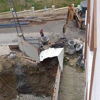İnşaat Çalışmaları Nedeniyle Bozulan Garaj Girişi Ve Su Baskını Tehlikesi