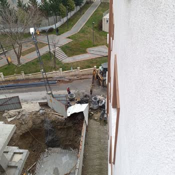 İnşaat Çalışmaları Nedeniyle Bozulan Garaj Girişi Ve Su Baskını Tehlikesi