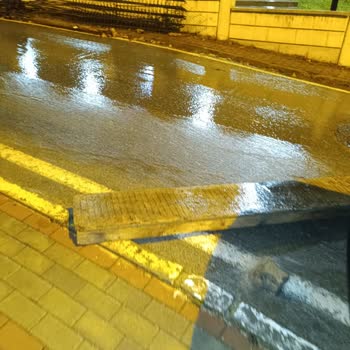 Beylikdüzü Belediyesi Her Yağmurda Dereağzı Mahallesi'nde Su Baskını Çilesi