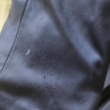 Kullanılmış Elbise Ve İletişim Sorunu