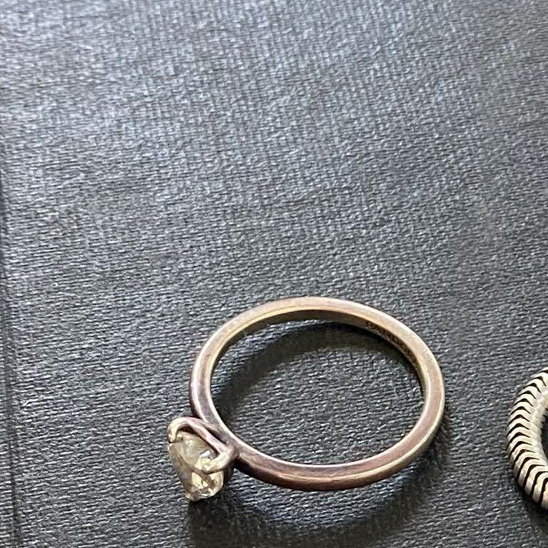 Gümüş Sanılan Yüzük Bakır Çıktı!