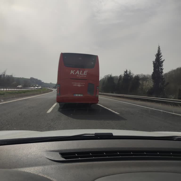 Kale Seyahat Şoförünün Tehlikeli Sürüşü