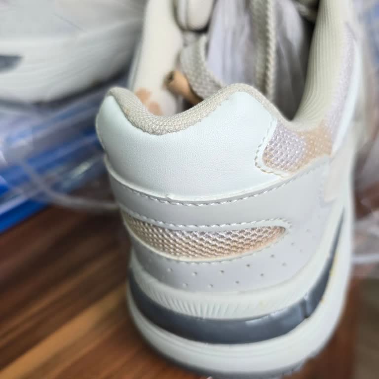 Lekeli Ayakkabı Ve Yetersiz Stok Sorunu