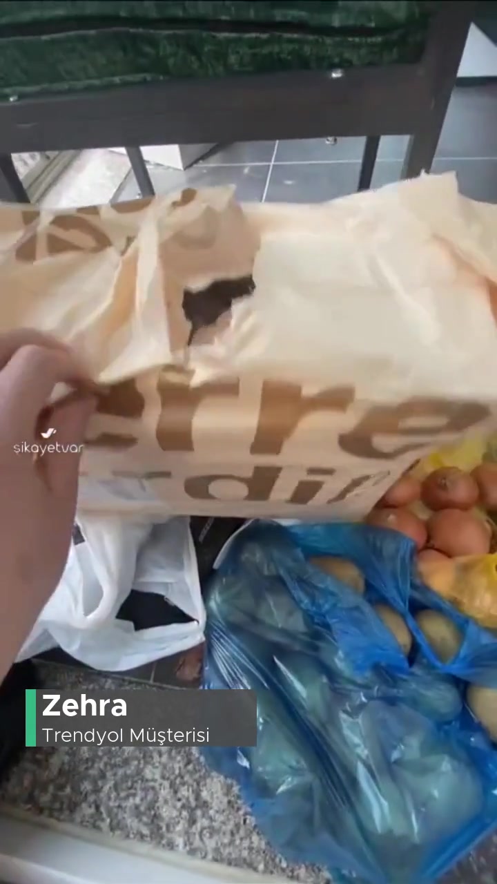 Trendyol Kargoyu Şeffaf Poşete Koyup Yollasaydınız Daha Az Uğraştırırdı! videonun kapak resmi