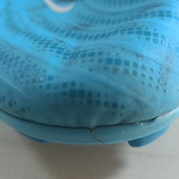 Nike Kramponun Tabanında Beklenmedik Kırılma Sorunu