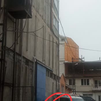 Onur Market Deposu: Kaçak Tavuk Ve Trafik Sorunları