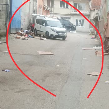 Onur Market Deposu: Kaçak Tavuk Ve Trafik Sorunları