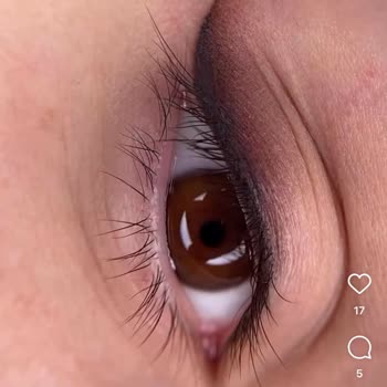 Güzellik Merkezinde Başarısız Eyeliner Deneyimi Ve İlgisizlik