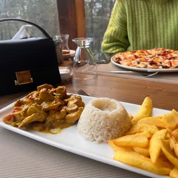 Yavaş Ve İlgisiz Hizmet