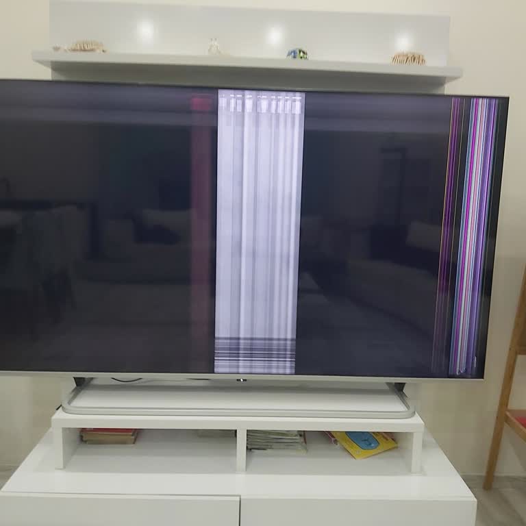 Arçelik QLED TV'de Aniden Oluşan Çatlak Ve Yüksek Servis Ücreti