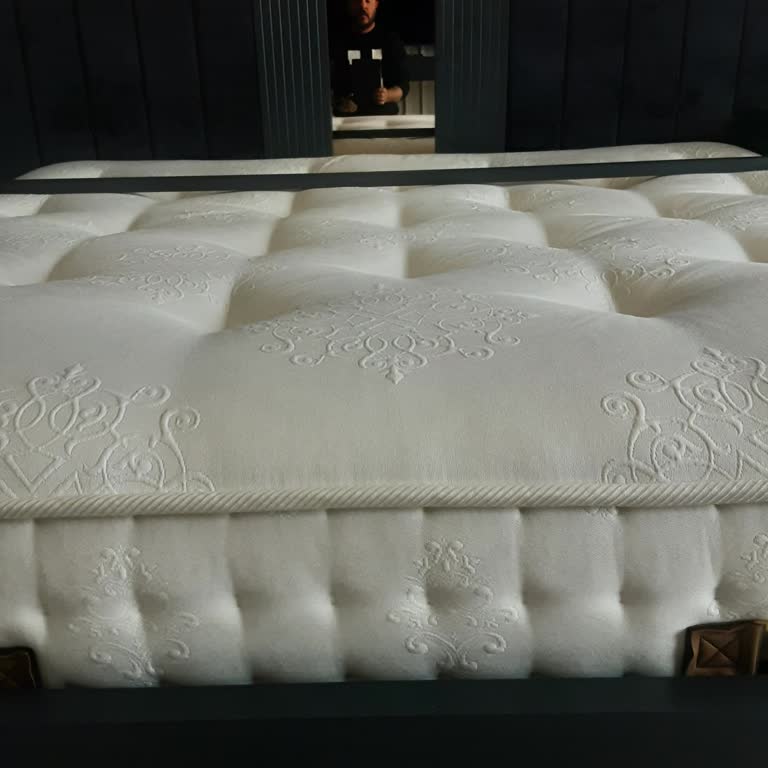 Rahatsız Eden Yatak: Bambi Latex Master Hayal Kırıklığı