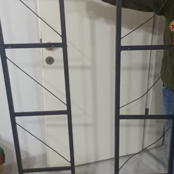 Kitaplık Demirleri Ve Ayakları Hasarlı Geldi