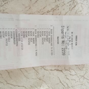 Eksik Hamburger Ve İlgisiz Hizmet