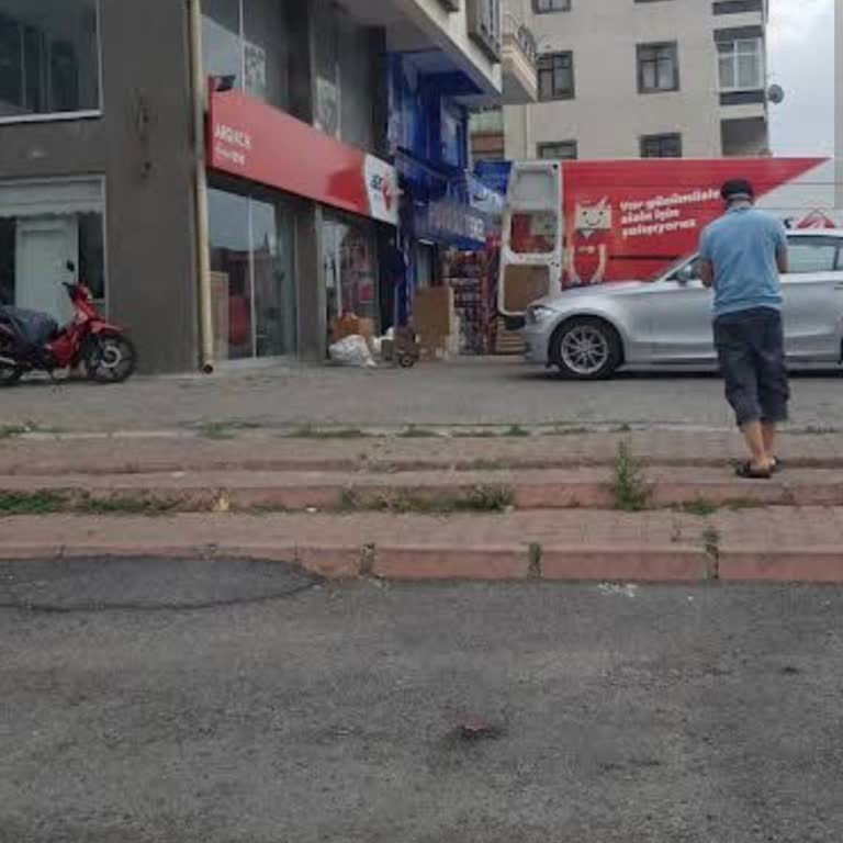 Aras Kargo Çalışanından Saygısız Davranış