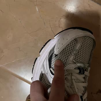 Kalitesiz Ayakkabı: New Balance Hayal Kırıklığı