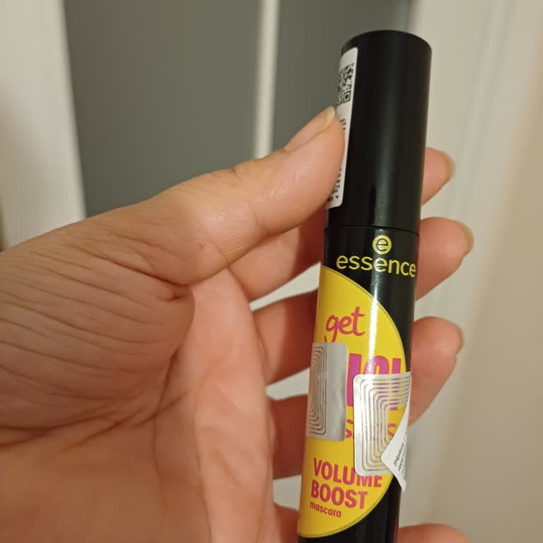 Essence Maskara Kirpik Dökülmesine Neden Oluyor