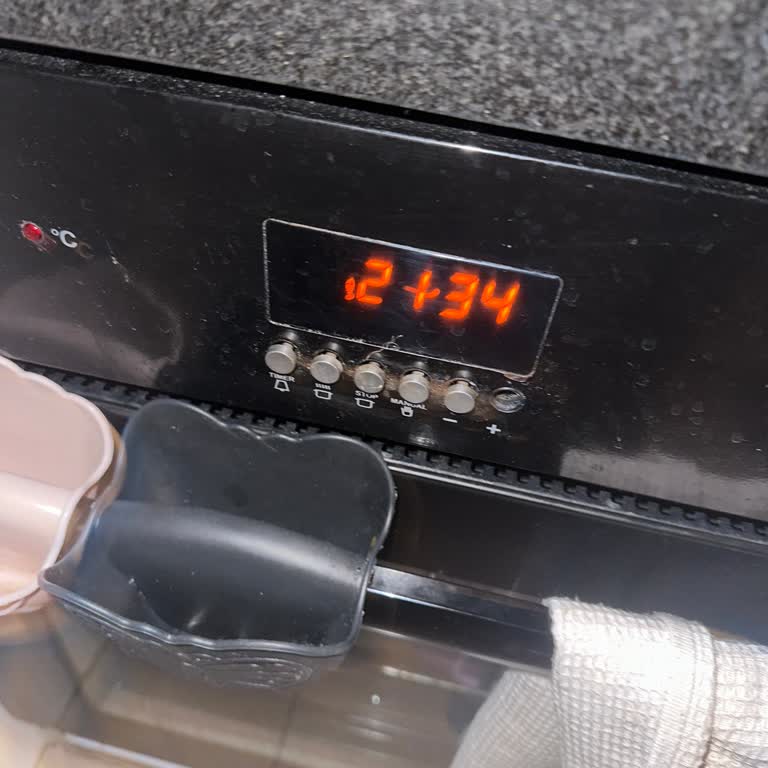 Simfer Fırın Üst Tarafı Isınmıyor Ve Pişirmiyor