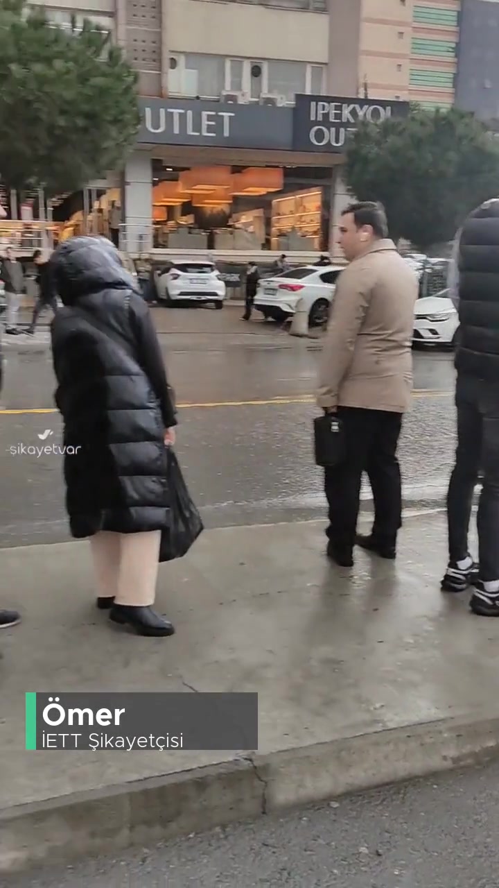 İETT 82 73 Otobüs Problemi videonun kapak resmi