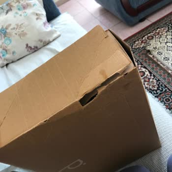 Kargo Paketim Neden Açılmış Geldi?