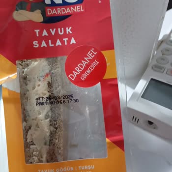 MR No Sandviçten Çıkan Plastik Parça Şoku