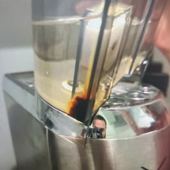 Paslı Parçalarla Gelen Hayal Kırıklığı: Espresso Makinesi Sorunu