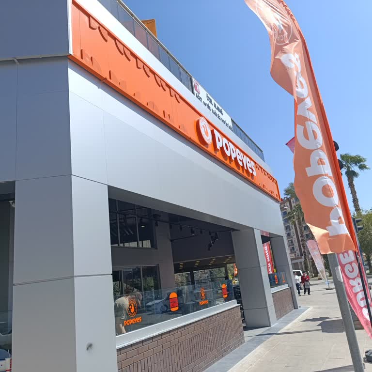 Kumluca'da Popeyes Ve Burger King'de Bekleme Sorunu