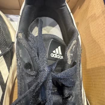 Adidas Ayakkabıda Deformasyon Ve İletişim Sorunları