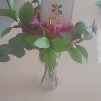 Eksik Ve Solmuş Çiçeklerle Hayal Kırıklığı