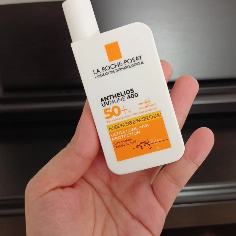 La Roche-Posay Anthelios Sunscreen Smells Spoiled