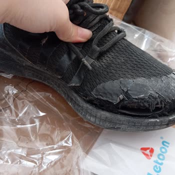 Üç Ayda Paramparça Olan Ayakkabı Şoku