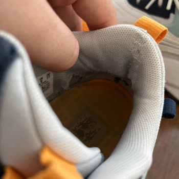 Puma Ayakkabının Astarı Yırtıldı Ve Koku Yapıyor