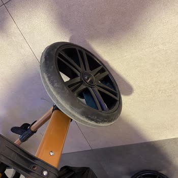 Bebek Arabası İlk Kullanımda Kırıldı Ve Güvenlik Sorunu Yaşattı