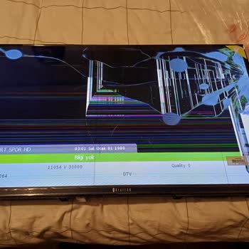 Kırık Televizyonun Sorumluluğu Üstlenilmiyor!