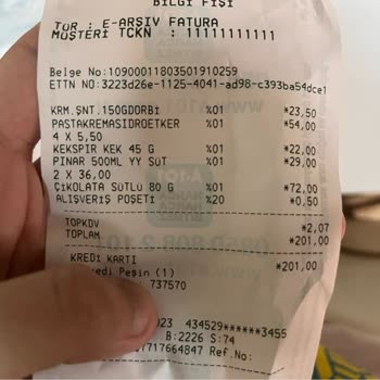 Gıda Güvenliği İhmali: Kek İçinde Ambalaj Poşeti