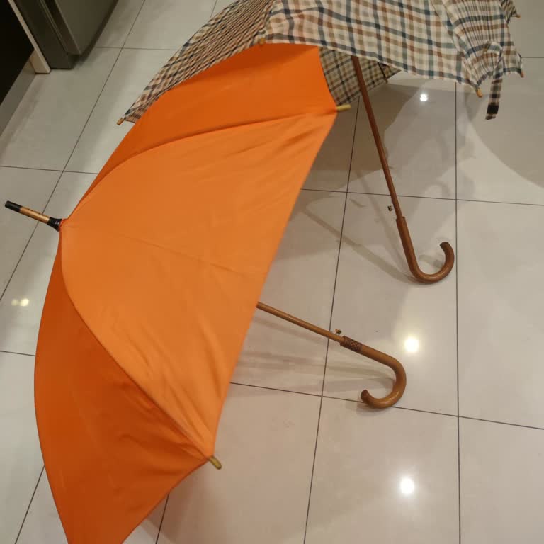 Migros'tan Aldığım Şemsiye İkinci Kullanımda Deforme Oldu