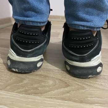 Adidas Ayakkabıda Beklenmedik Kalite Sorunları