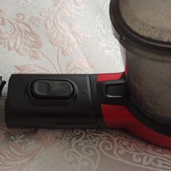 Philips Süpürgenin Bağlantı Yeri Kolayca Kırıldı