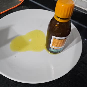Bozuk Vitaminler: Köpüren Ve Taşan Şişeler