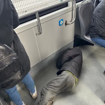 Metrobüs Güvenliği Ve Konforu Tehlikede